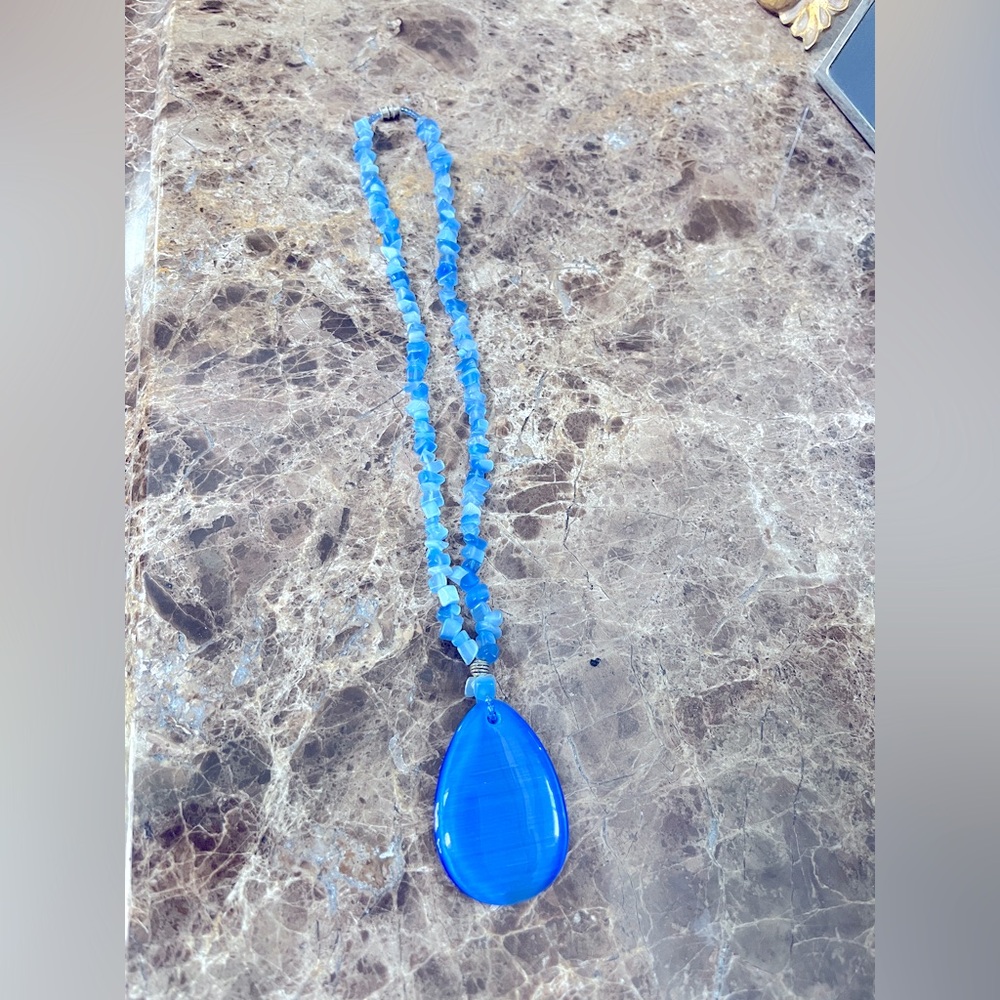 🪼🪼🪼🪼Blue Beaded Necklace with Teardrop Pendant 🪼🪼🪼🪼🪼🪼